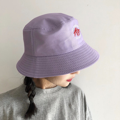 Női alkalmi sapka hímzéssel - idióta típus