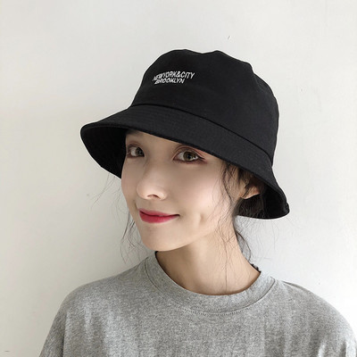 Női alkalmi sapka hímzéssel - idióta típus