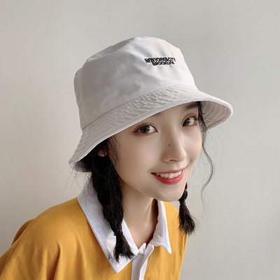 Női alkalmi sapka hímzéssel - idióta típus