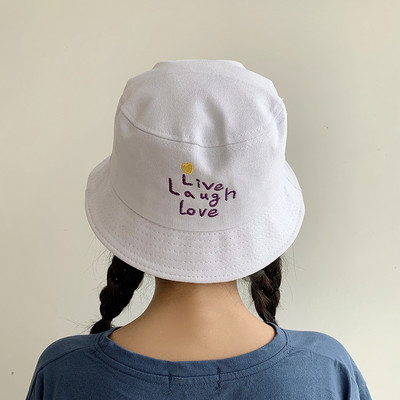 Női alkalmi sapka hímzéssel - idióta típus