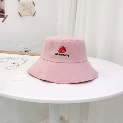 Μοντέρνο γυναικείο καπέλο με κέντημα