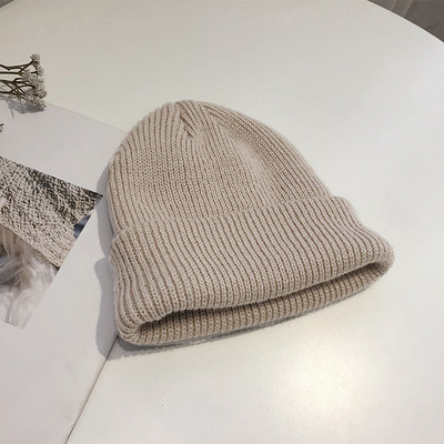 Γυναικείο πλεκτό καπέλο - κατάλληλο για το χειμώνα