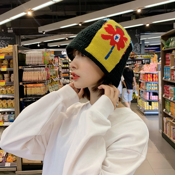 Új modell női kötött sapka virághímzéssel