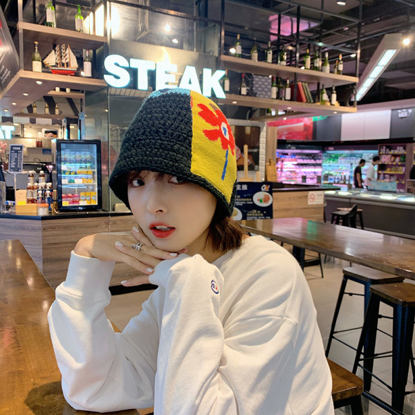 Új modell női kötött sapka virághímzéssel