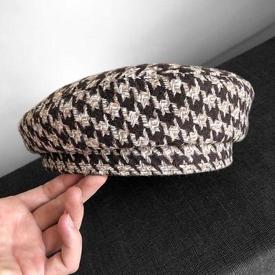 Aktuális kockás női barett típusú sapka