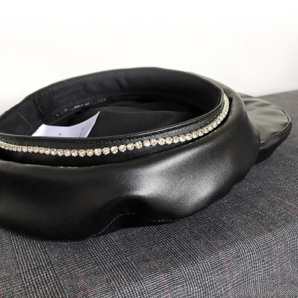 Női bőr barett típusú sapka kövekkel vagy sima mintával