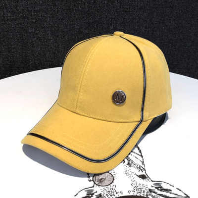 Új modell női sapka - napellenzővel és fém elemmel