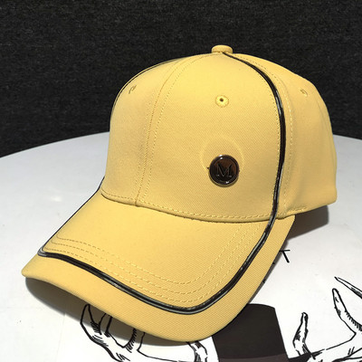 Új modell női sapka - napellenzővel és fém elemmel