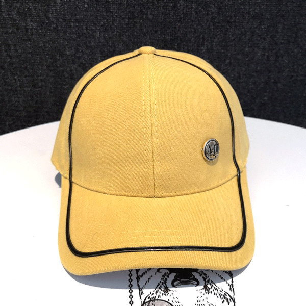 Új modell női sapka - napellenzővel és fém elemmel