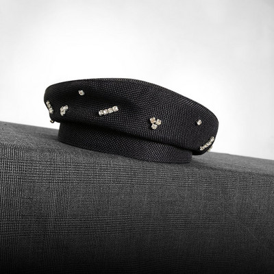 Modern női barett típusú kövekkel díszített sapka