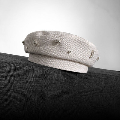 Modern női barett típusú kövekkel díszített sapka