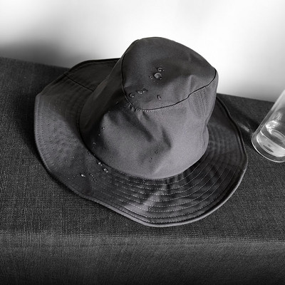 Υφασμάτινο αδιάβροχο γυναικείο καπέλο