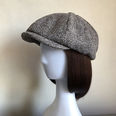 Női téli gyapjú sapka napellenzővel