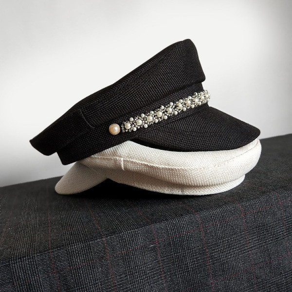 Stílusos női napellenző sapka gyöngyökkel