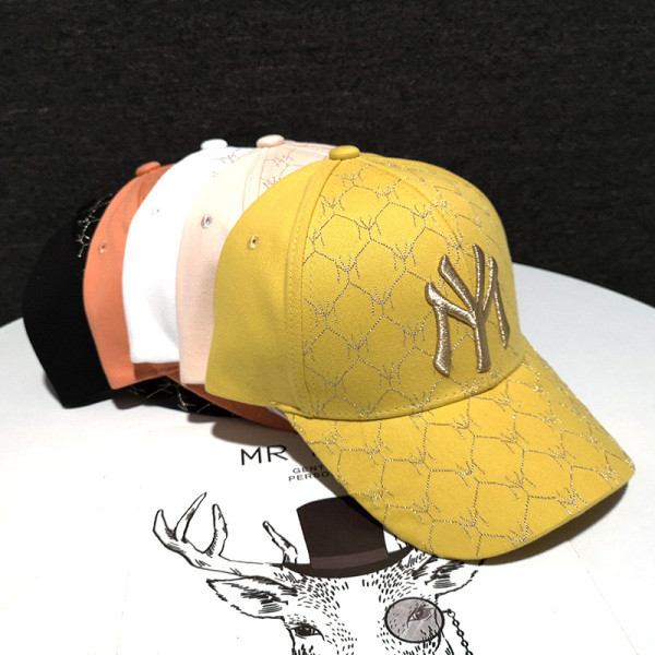 Új modell női sapka napellenzővel és hímzéssel