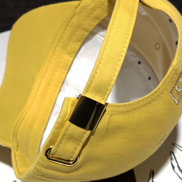 Új modell női sapka napellenzővel és hímzéssel