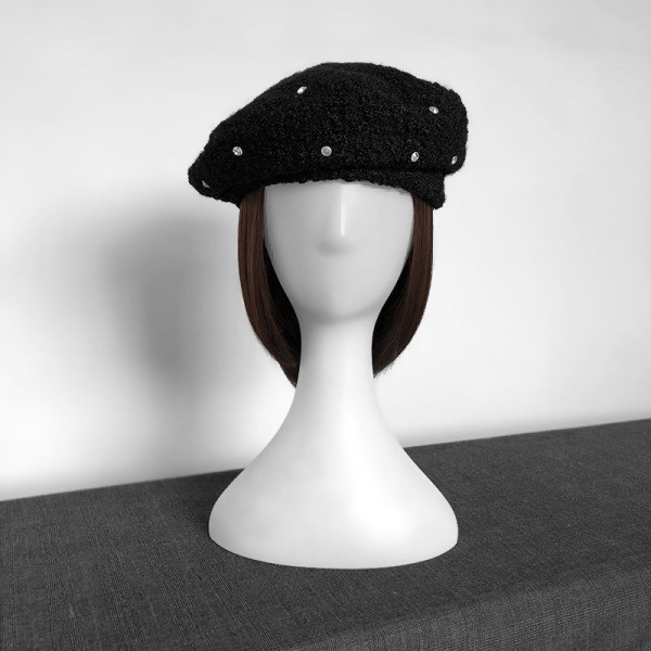 Modern női barett típusú kövekkel díszített sapka