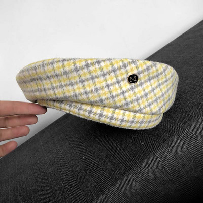 Γυναικείο καρό καπέλο τύπου μπερέ με μεταλλικό στοιχείο