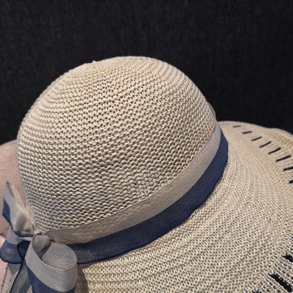Nyárra alkalmas új modell női sapka szalaggal