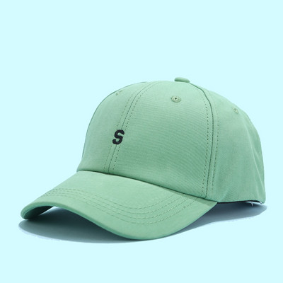 Alkalmi sapka napellenzővel és hímzéssel - nőknek és férfiaknak