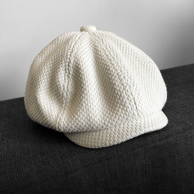 Μοντέρνο γυναικείο χειμερινό υφαντικό καπέλο