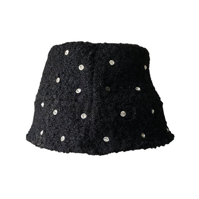 Fekete női sapka kövekkel