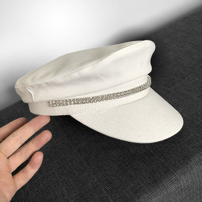 Modern női kalap típusú sapka kövekkel