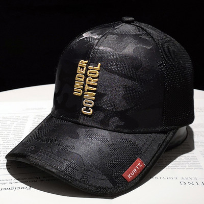 Sport-alkalmi női sapka - napellenzővel és hímzéssel