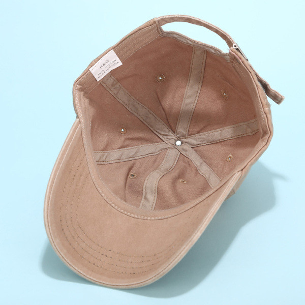 Ljetna bejzbol kapa s izvezenim natpisom