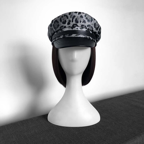 Modern női kalap típusú sapka leopárdmintával