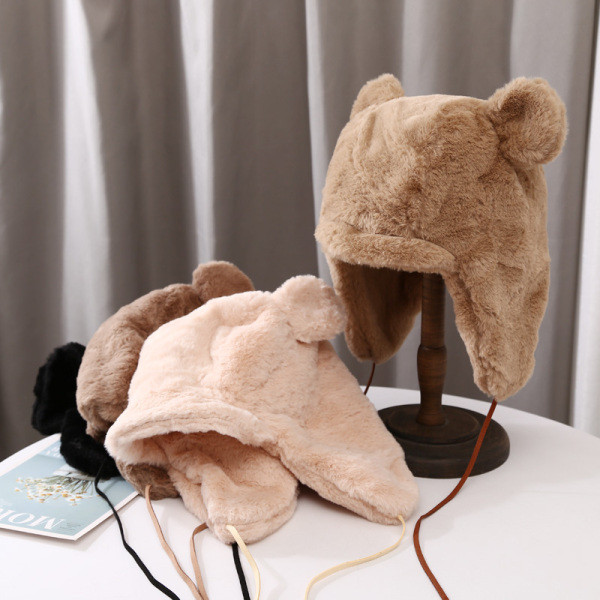 Női téli sapka 3D elemekkel