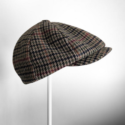 Női kockás sapka napellenzővel