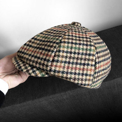 Női kockás sapka napellenzővel