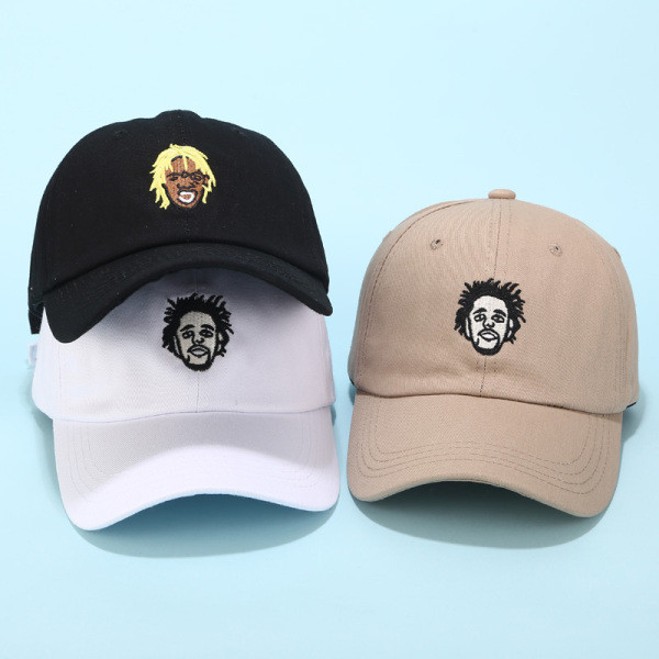 Uniszex sapka napellenzővel és színes hímzéssel