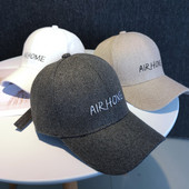 Ležerna ženska podesiva kapa s izvezenim natpisom