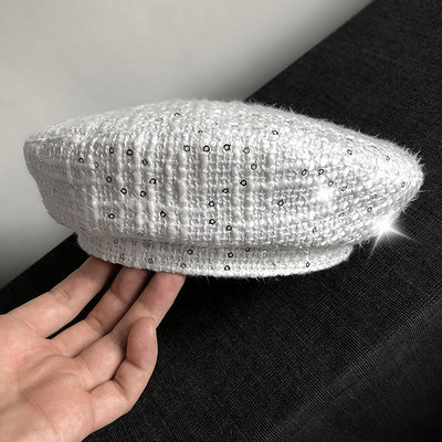 Női kockás barett típusú kövekkel díszített sapka