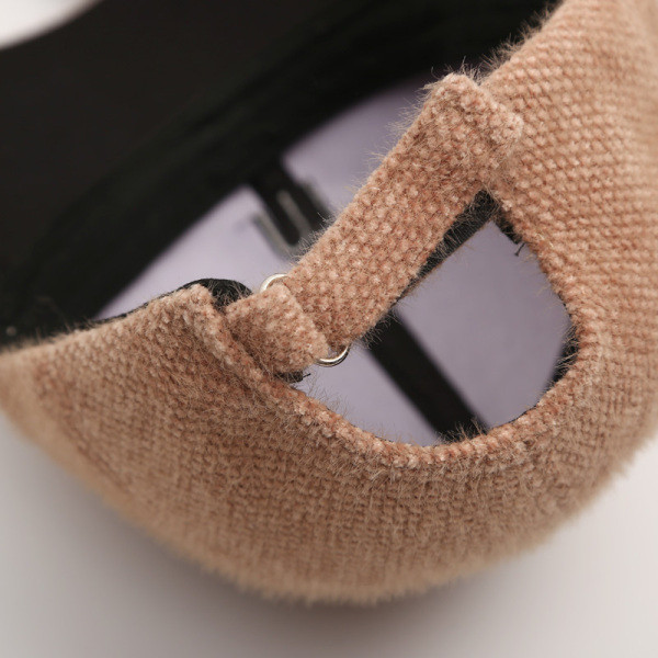 Baseball sapka napellenzővel és hímzéssel