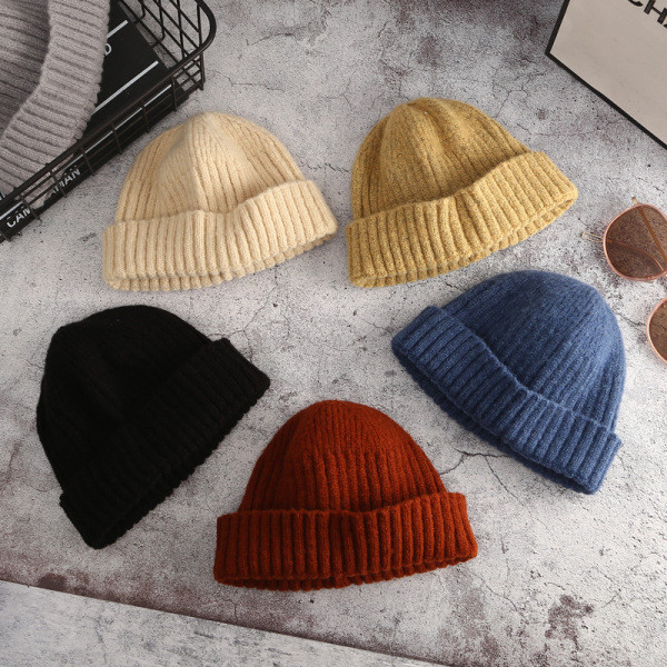 Kötött sapka sima mintával