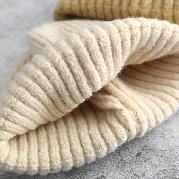 Kötött sapka sima mintával