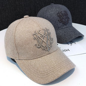 Új modell női sapka - télre alkalmas napellenzővel