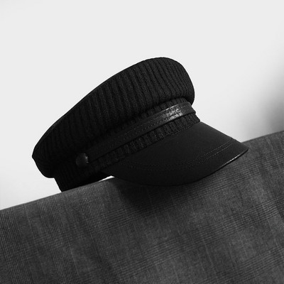 Μοντέρνο καπέλο τύπου τραγιάσκα σε διάφορα μοντέλα