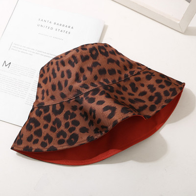 Leopárdmintás női textil sapka