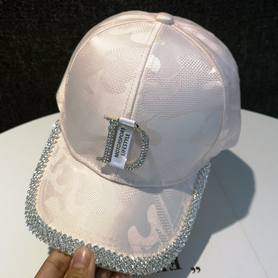 Μοντέρνο γυναικείο καπέλο - με γείσο και πέτρες