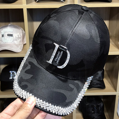 Μοντέρνο γυναικείο καπέλο - με γείσο και πέτρες