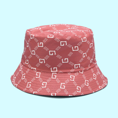 Σύγχρονο γυναικείο καπέλο