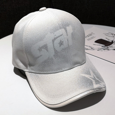 Modern női fényes sapka felirattal