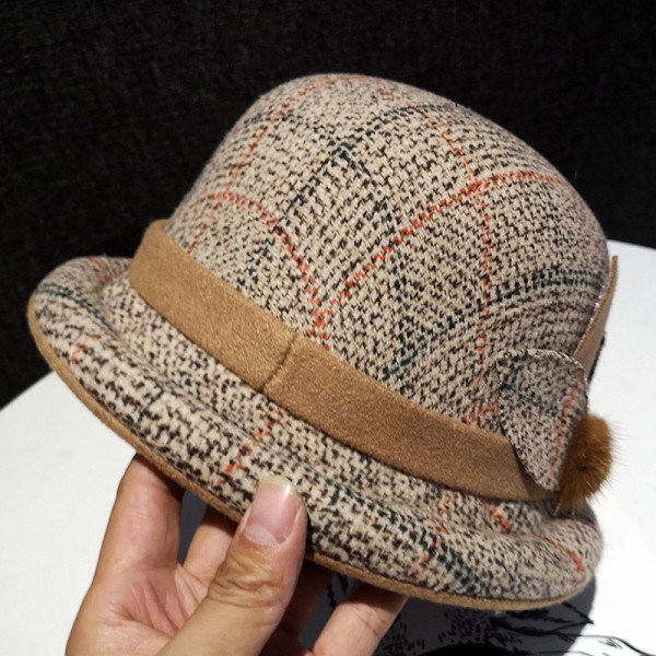 Női téli kockás sapka - bombe típusú