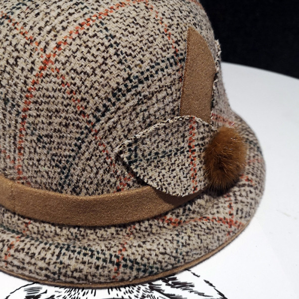 Női téli kockás sapka - bombe típusú