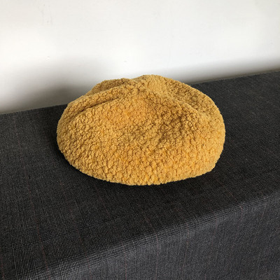 Bolyhos női beret típusú sapka