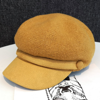 Modern női gyapjú sapka-svájcisapka típus